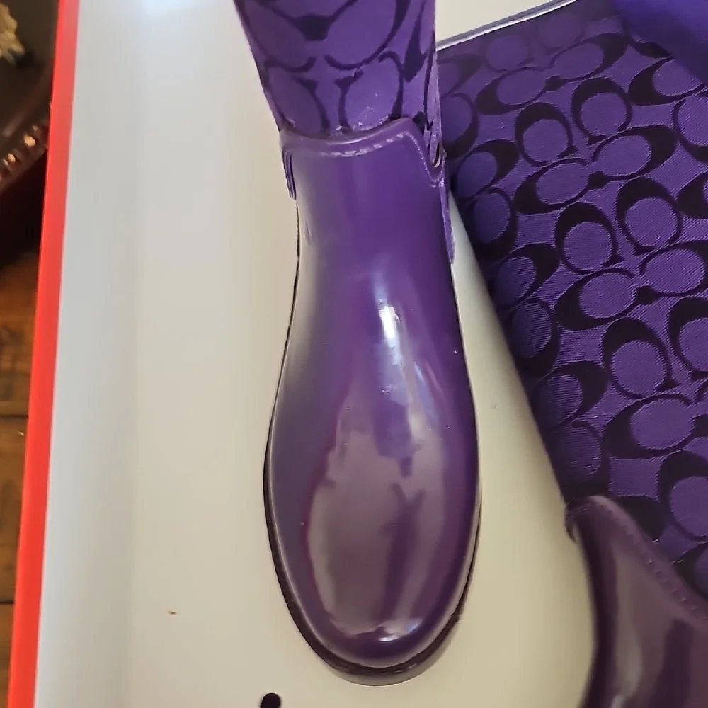 Coach Purple Winter Rain Boots with Glossy Finish - Picture 3 of 8